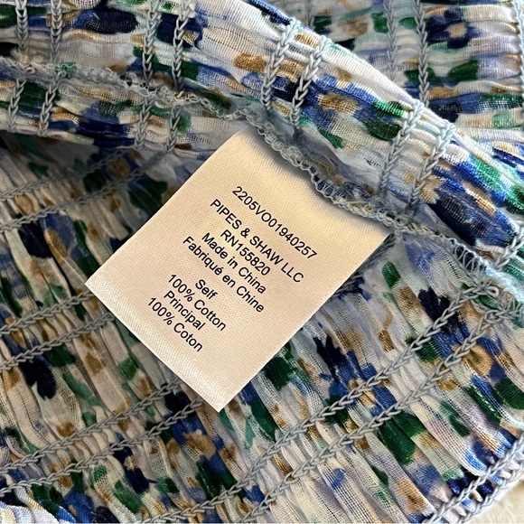 VERONICA BEARD
Averie Printed Smocked Cropped Tank Top - Picture 8 of 9